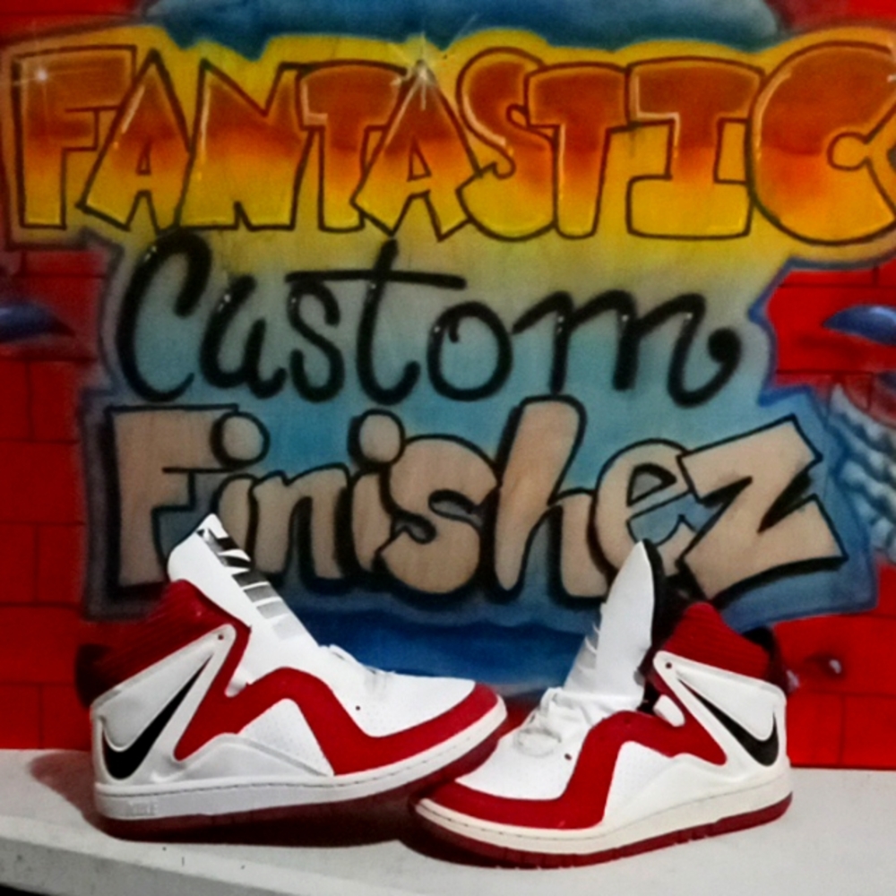 Nice red ,blk,and wht Nike high top